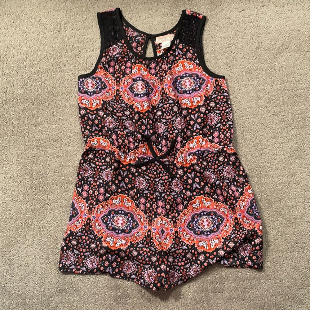 Large Pattern Romper//Large